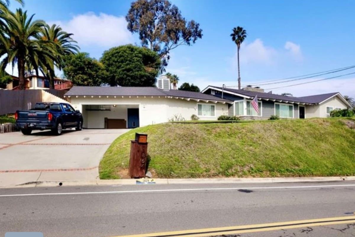 1864 Laurel Rd, Oceanside